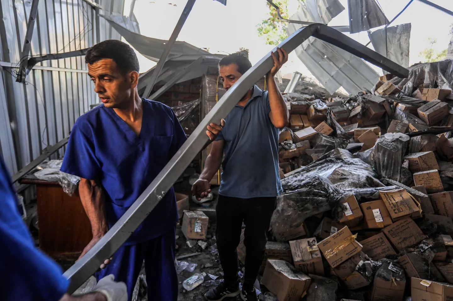 Izraeli sulmon depon e materialeve mjekësore të Spitalit "Nasser" në Gaza